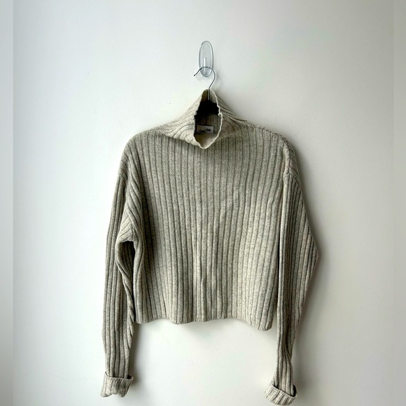 Frank + Oak grey
Wool blend  ribbed cropped oversized sweater - Picture 2 of 12